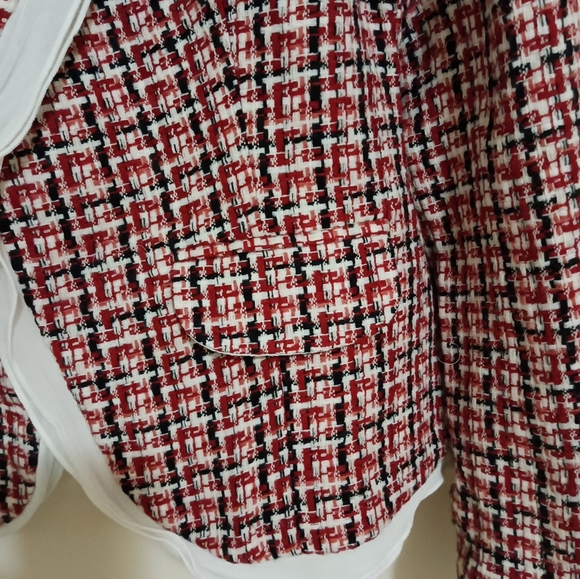 Blazer - Picture 8 of 8